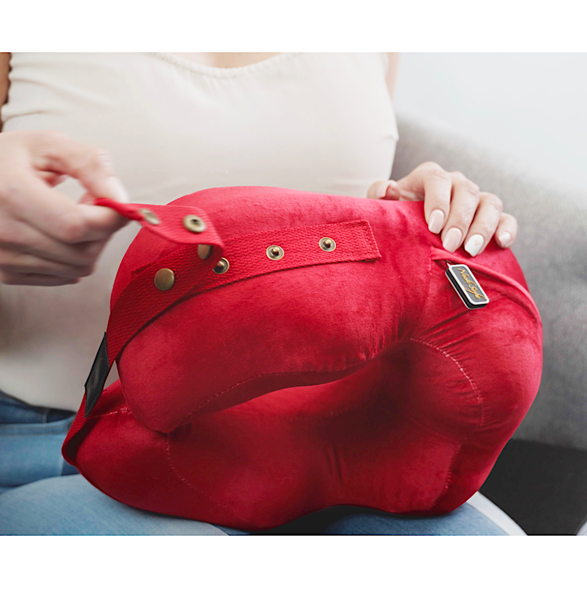 Neck Sofa® Essential - Cherry Red