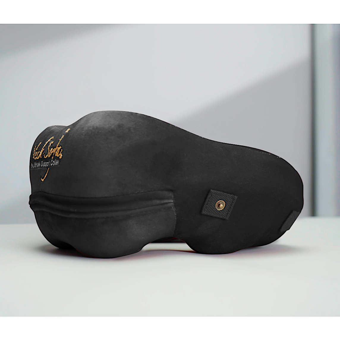 Neck Sofa® Essential - Jet Black